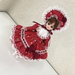 【送料無料】リカちゃんお洋服、ルビーカラーのワンピース、ボンネット、ペチコート、靴下の4点セット（031）