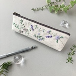 ハーブ刺繍のほっそりペンケース/紫