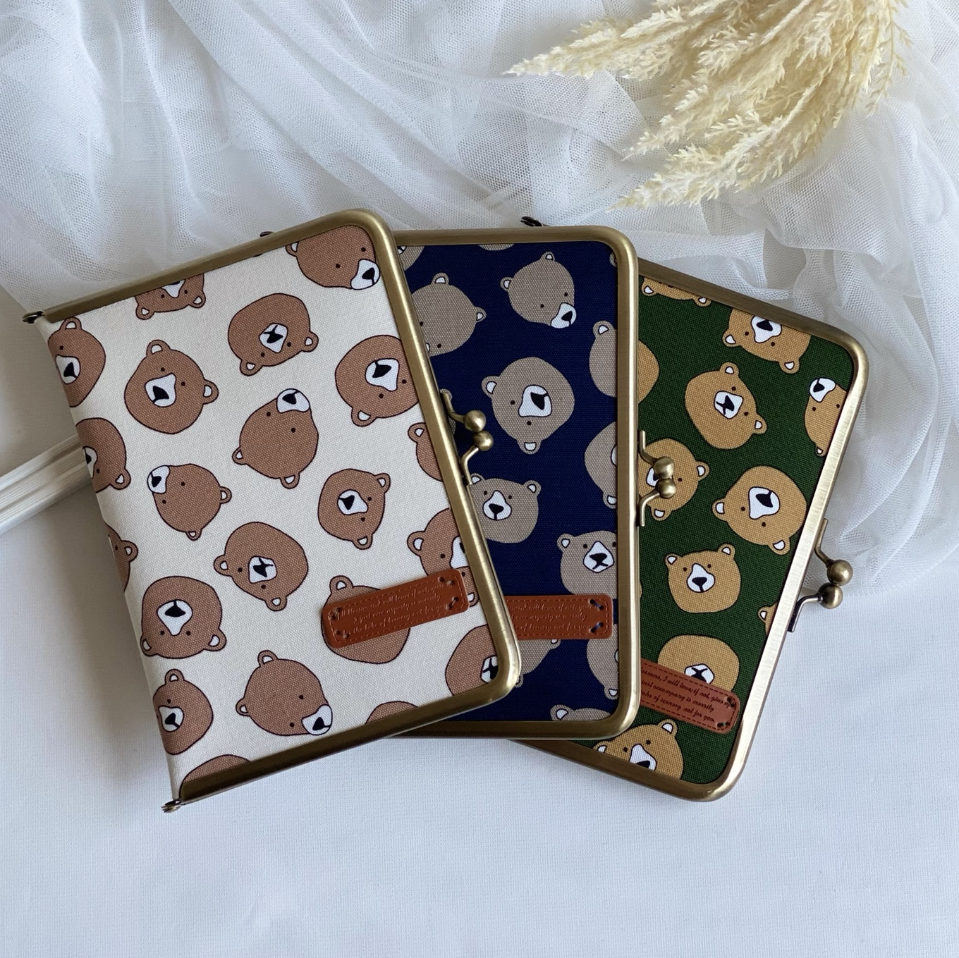 【新品】完売クマ柄♡ママバッグ&母子手帳セット 母子手帳ケース 青いギンガムチェック クマ柄 - メルカリ