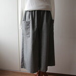 グレーのワイドパンツ　　LからLL