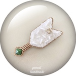 Arrow (white ) ビーズ刺繍ブローチ