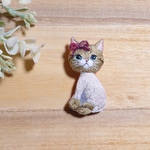 【8/13(土)19:00〜販売予定】猫の刺繍ブローチ  〜サマーカット〜
