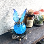 台座付き蒼蝶舞い降りる魔石