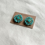 【８月】ターコイズ×ターコイズ×お花ふりふりビーズ刺繍ピアス／イヤリング