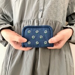 エーデルワイスの手刺繍ミニ財布(ロイヤルブルー)