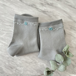 one round〜ボタニカル〜手縫い刺繍靴下ライトグレー(ビーズ付き)