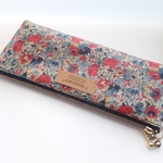 LIBERTY　リバティ　 Claire-Aude 　クレアオード　レッドネイビー系　◆中布仕切り付きビニコのマチ付きペンケースL　size:20.5×7×3cm