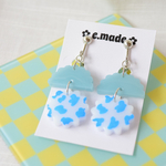 ⭐︎ピアス１点のみ⭐︎カラフル牛さんのゆらゆらピアス