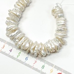 e023 淡水パール ホワイト ケシ 10個 3-3.5cm 10mm バロック 素材 ハンドメイド パーツ 材料 花びら ペタル