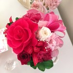 母の日の贈り物。。プリザーブドキュートピンクアレンジ。クリアケース入り。