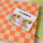 クリアフープのフラワーピアス