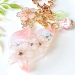 桜と狐のキーホルダー