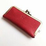 スリムな本革のがま口キーケース