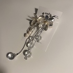 asymmetry♡ マットシルバーフラワー　ピアス/イヤリング