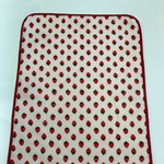 いちご柄のaiboちゃんのカフェマット　AI aibo's cafe mat 中綿入り(Pink)