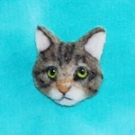 トラ猫のお顔ブローチ