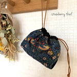 手のり巾着袋　イチゴ泥棒