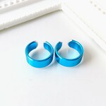 【再販×3】〈痛くない〉ブルーフラットリングイヤリング・イヤーカフ・フェイクピアス〈直径約12㎜、幅約5㎜〉(両端を曲げないタイプ)(手で調節可能) 管理No.1427