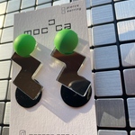 カラーピアス