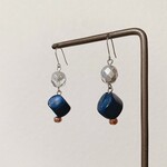 紺×シルバーのシンプルピアス