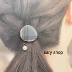 【2color】変形ラウンドのチェック柄ポニーフック/揺れるパールチャーム付き/ヘアーカフ/大人可愛い/ヘアゴム