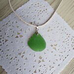 緑のシーグラスのネックレス・チョーカー