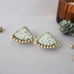 ビーズ刺繍𓍯優しいgreenマーブルピアス