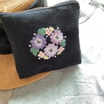 わたしのポーチ　お花をひとさじの刺繡
