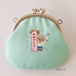 がま口ポーチ 財布「くす玉ネコちゃん」ハンドメイド　刺繍