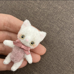 二足歩行　ベリーピンク白猫ちゃん　モールアート　モールベア 