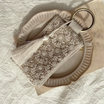 再販2）カラビナ付刺繍リボンポーチ