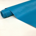 牛革　ピーコックブルー　水色　空色　40㎝×60㎝（24デシ）本革　レザークラフト　革　レザー　leathercraft　ハンドメイド　手作り　素材　生地　