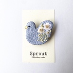 幸せを運ぶ青い鳥の刺繍ブローチ　