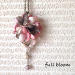 スモーキーピンクの紫陽花ネックレス