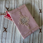 【再販！】ハーダンガー刺繍ブックカバー(アッシュローズ)