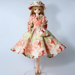 ジェニーちゃんの赤地に和の花柄パフスリーブワンピース