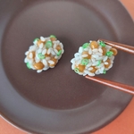 【受注生産】納豆ご飯🍚🥢混ぜ混ぜVer. ヘアゴムorブローチ