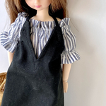 サロペットスカート.リカちゃん ブライスの洋服。Vネック