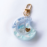 Cloud shaker keychain (moon)