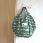 コロンと丸～いトートバッグ☆ダークグリーン車0280・サブバッグ・エコバッグ