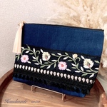 インド刺繍　ポーチ　マチあり　ネイビー