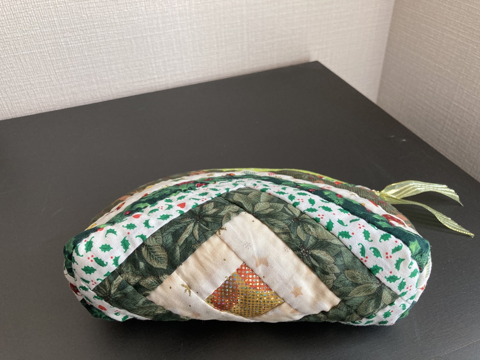 クリスマス柄 パッチワークキルト ポーチ - キルト＆刺繍〜北の国から