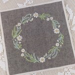 ✨カモミールリースの手刺繍タペストリーE✨手刺繍壁掛け✨