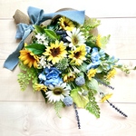 No.wreath-15458★ひまわりとデルフィニウムのスワッグ縦型　52x33cm・アーティフィシャルフラワー/造花スワッグ/夏のリース/ひまわりのスワッグ/大型リース