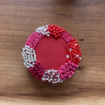 ビーズ刺繍くるみボタン（ヘアゴム/ブローチ）