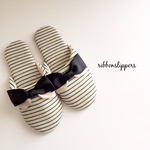 blackbeigeリボンスリッパ ホワイトボーダー