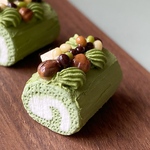 ミニチュア　3色豆と抹茶のロールケーキ