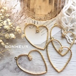 A1396【送料無料】大ぶり くるりんハート チャーム ストーン付き 2pcs