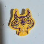 フェルト手刺繍　猫　ミニブローチ