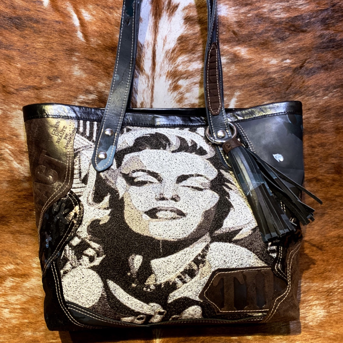 デニムリメイク 本革 2wayハンドバッグ 底板底鋲 刺繍花柄 no.1